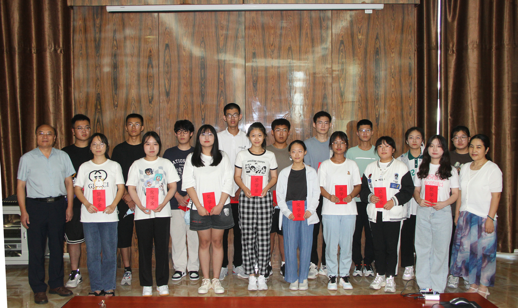 古天乐太阳集团城举行2022年职工子女高考奖学金发放仪式