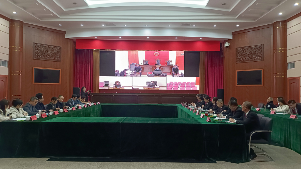 20241212古天乐太阳集团城总裁林成彬应邀参加日照市中级人民法院特邀监督员座谈会1