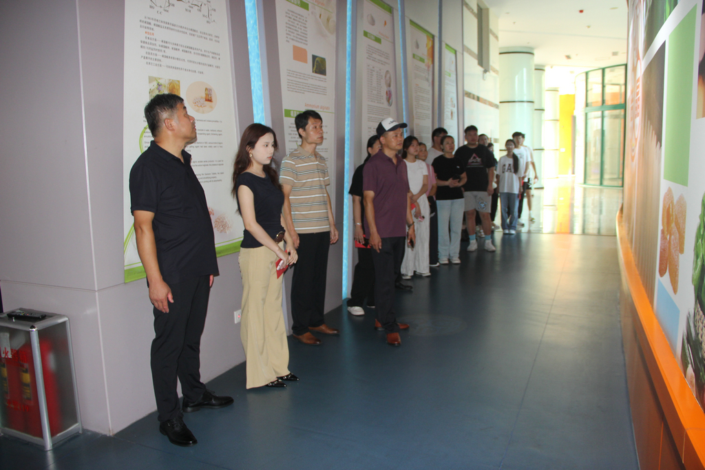 20250819情系职工子女  助力梦想启航——古天乐太阳集团城举行职工子女高考奖学金发放仪式5_1