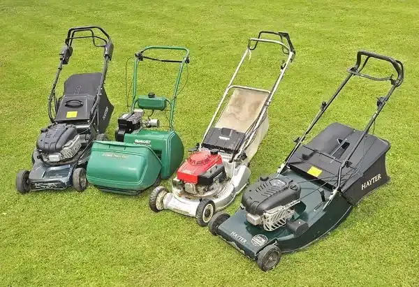 Looking for a second hand lawn mower? Use our checklist to help you choose.